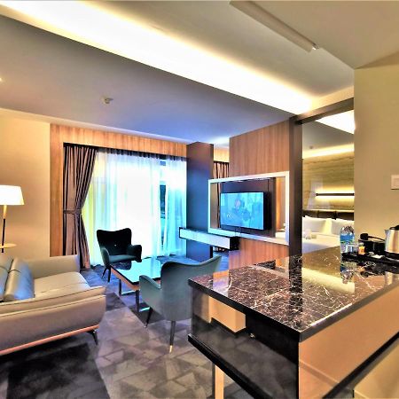 Prestigo Hotel - Johor Bharu Джохор-Бару Екстер'єр фото