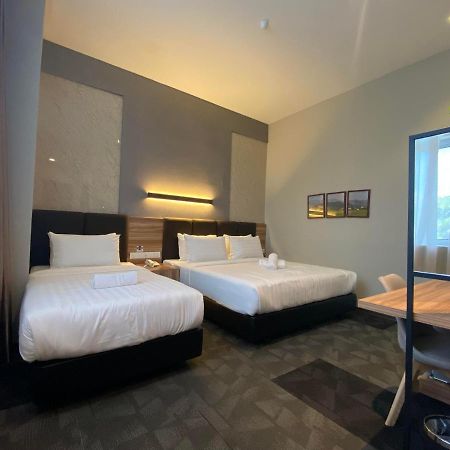 Prestigo Hotel - Johor Bharu Джохор-Бару Екстер'єр фото