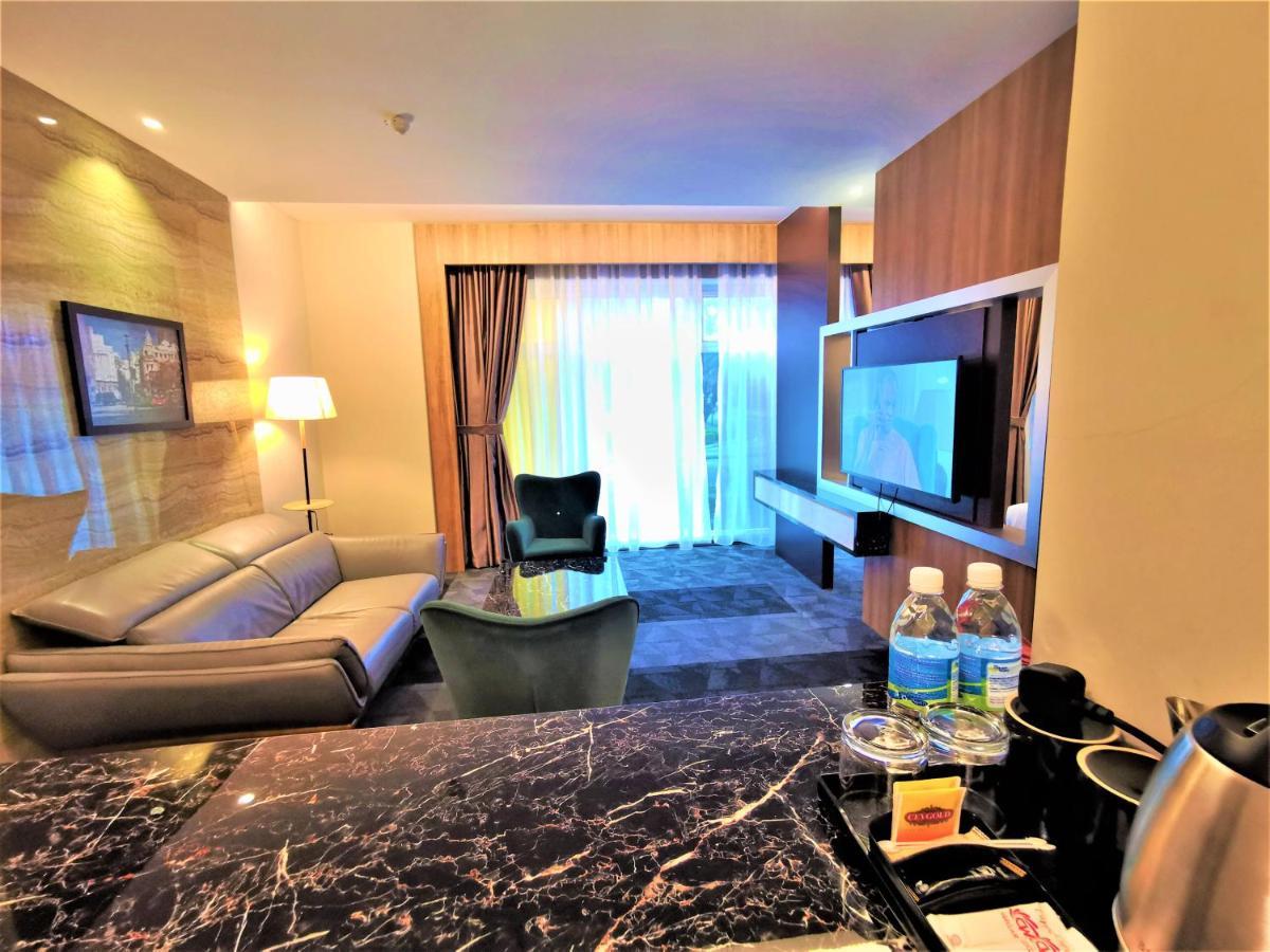 Prestigo Hotel - Johor Bharu Джохор-Бару Екстер'єр фото