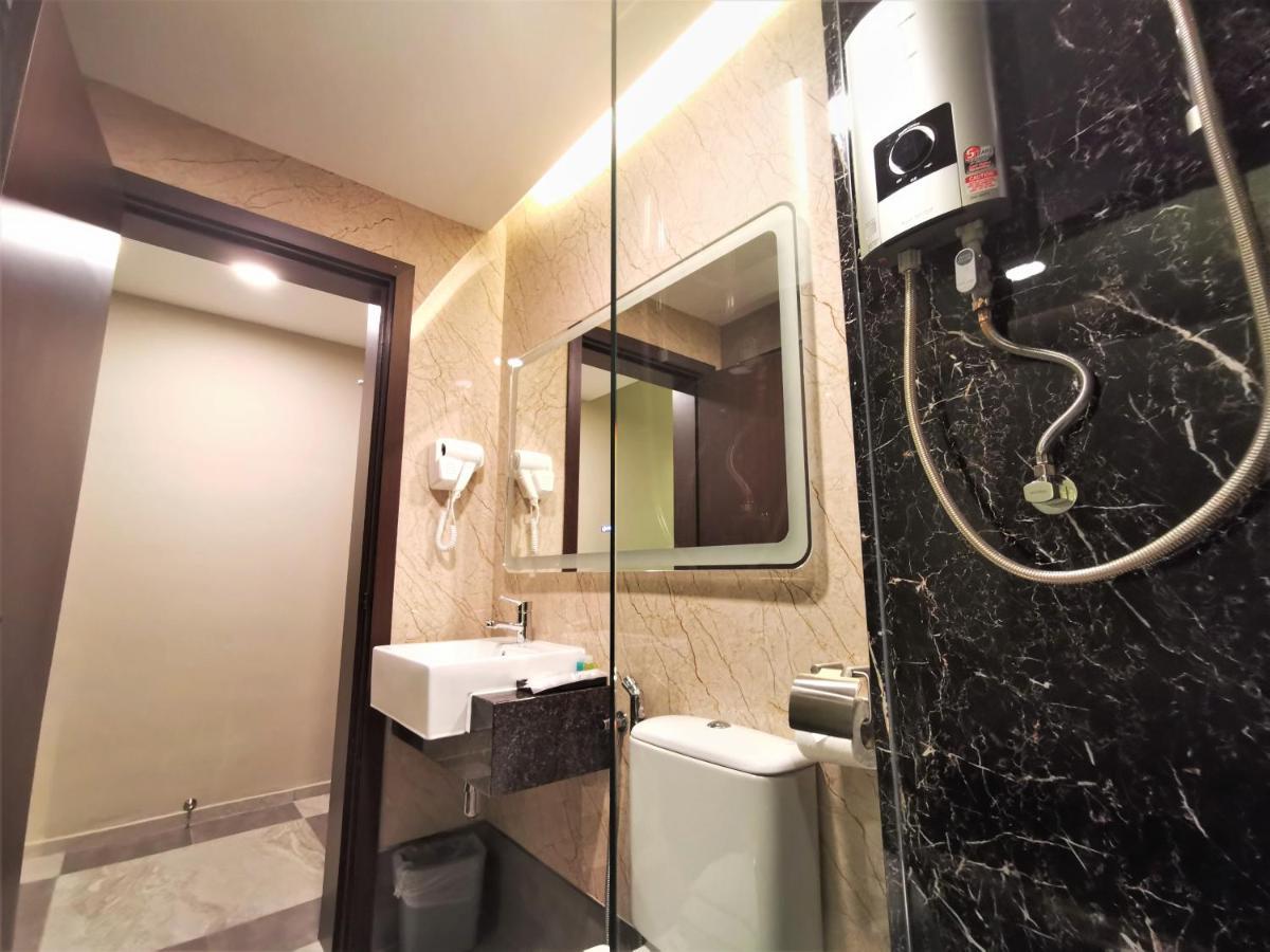 Prestigo Hotel - Johor Bharu Джохор-Бару Екстер'єр фото