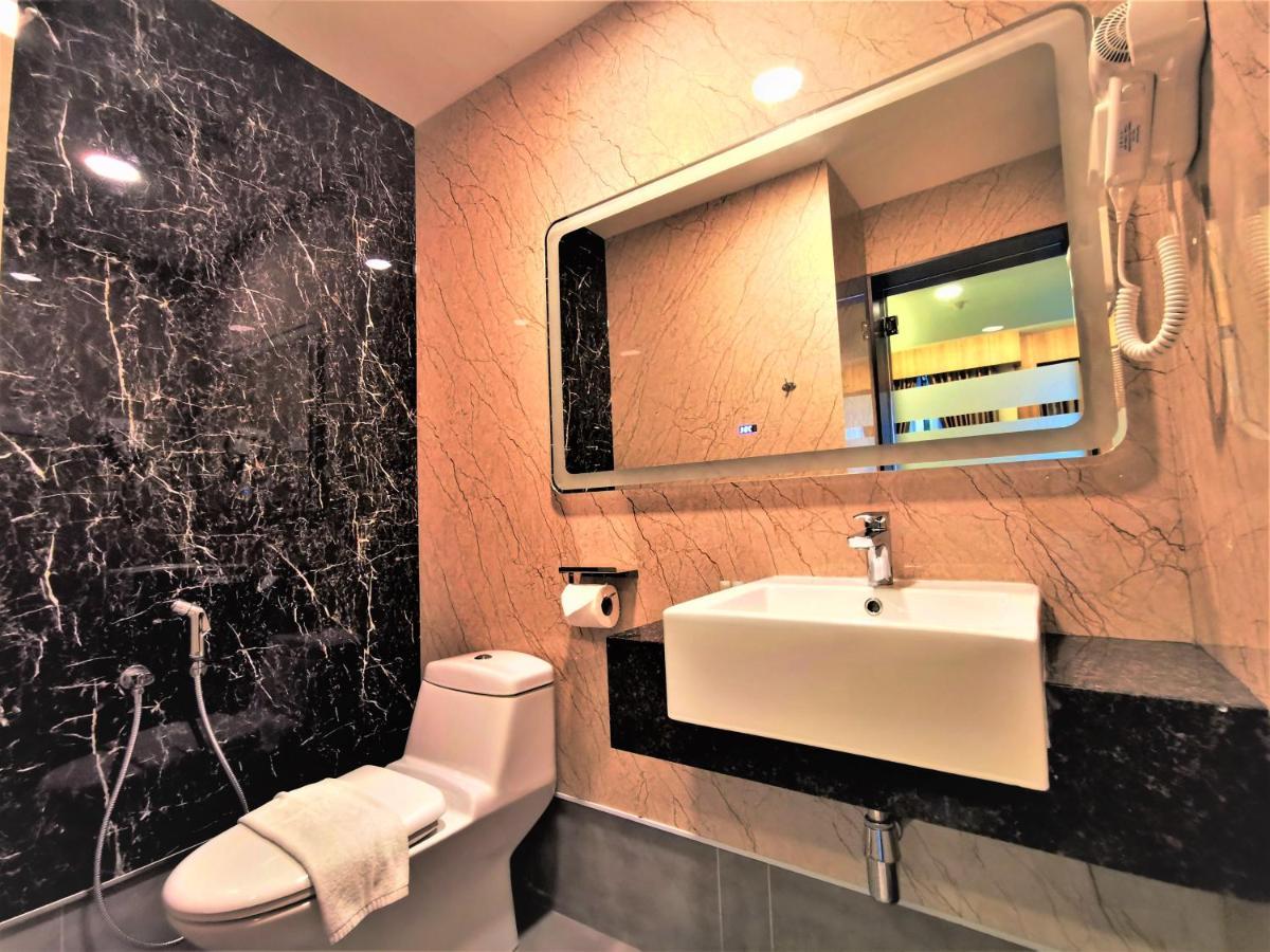 Prestigo Hotel - Johor Bharu Джохор-Бару Екстер'єр фото