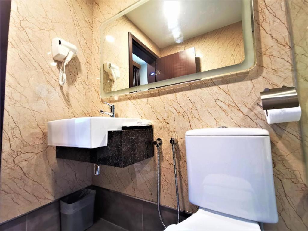 Prestigo Hotel - Johor Bharu Джохор-Бару Екстер'єр фото