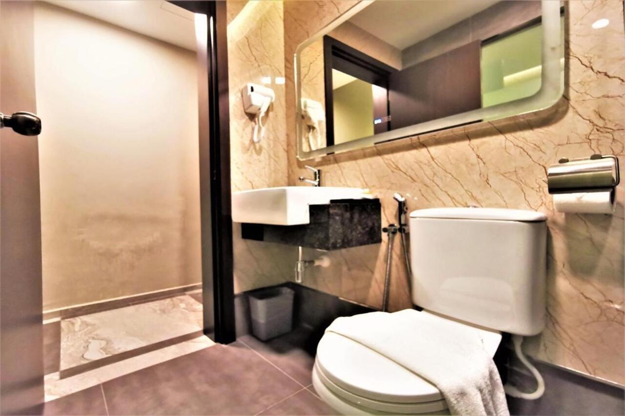 Prestigo Hotel - Johor Bharu Джохор-Бару Екстер'єр фото